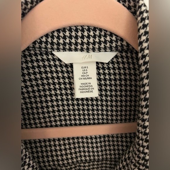 H&M houndstooth button down - Picture 3 of 4